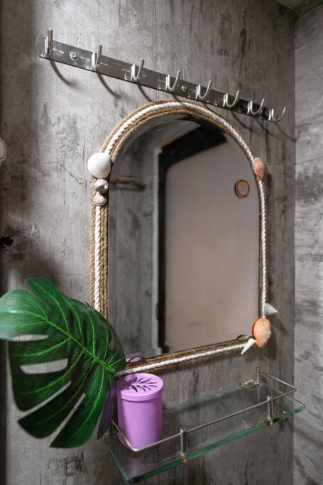 2 Bedroom Industrial In Saigon * Hô Chi Minh-Ville