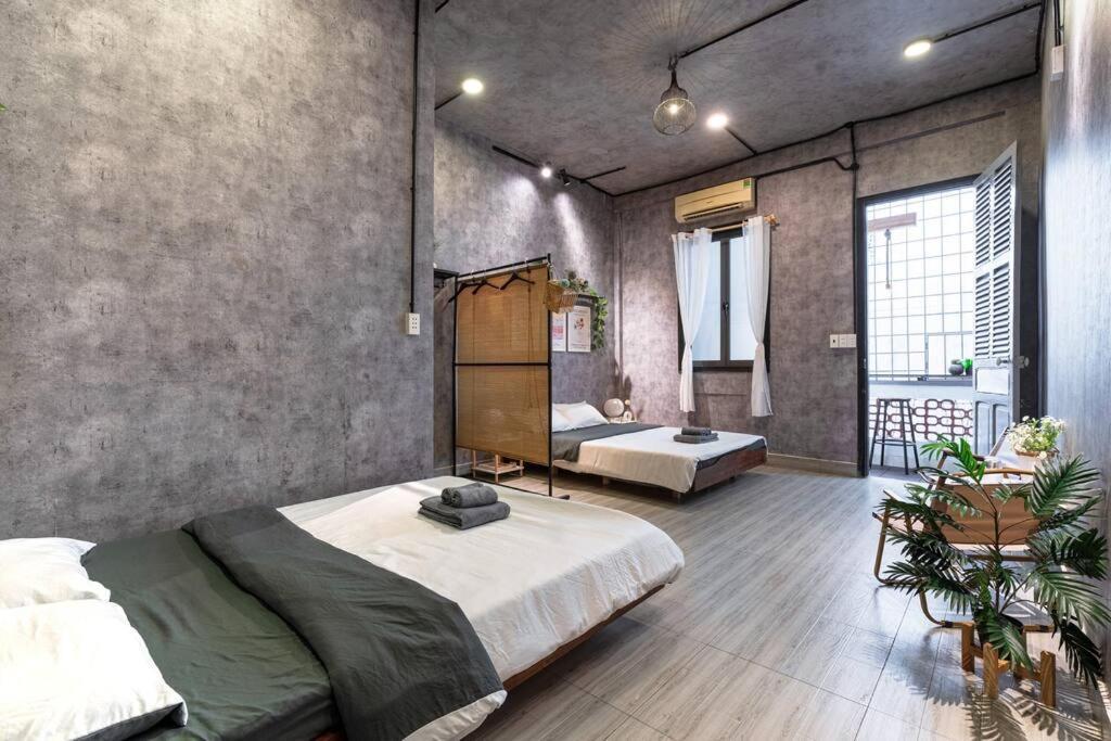 2 Bedroom Industrial In Saigon Appartement *