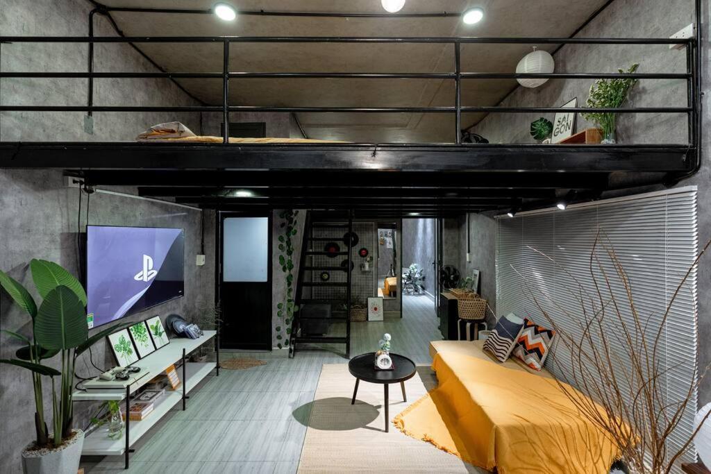 2 Bedroom Industrial In Saigon * Hô Chi Minh-Ville